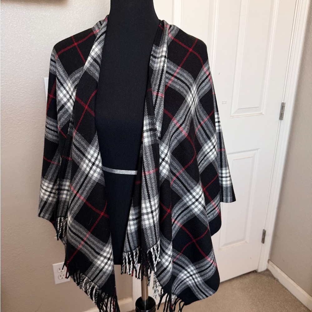 Elegant Plaid Women's Poncho
